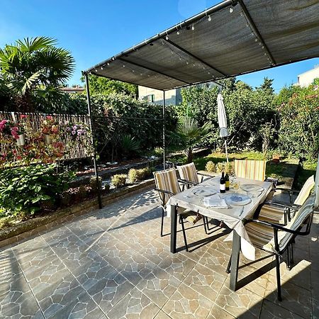 Cute Apartment In Rijeka Near Beach With Parking Екстериор снимка