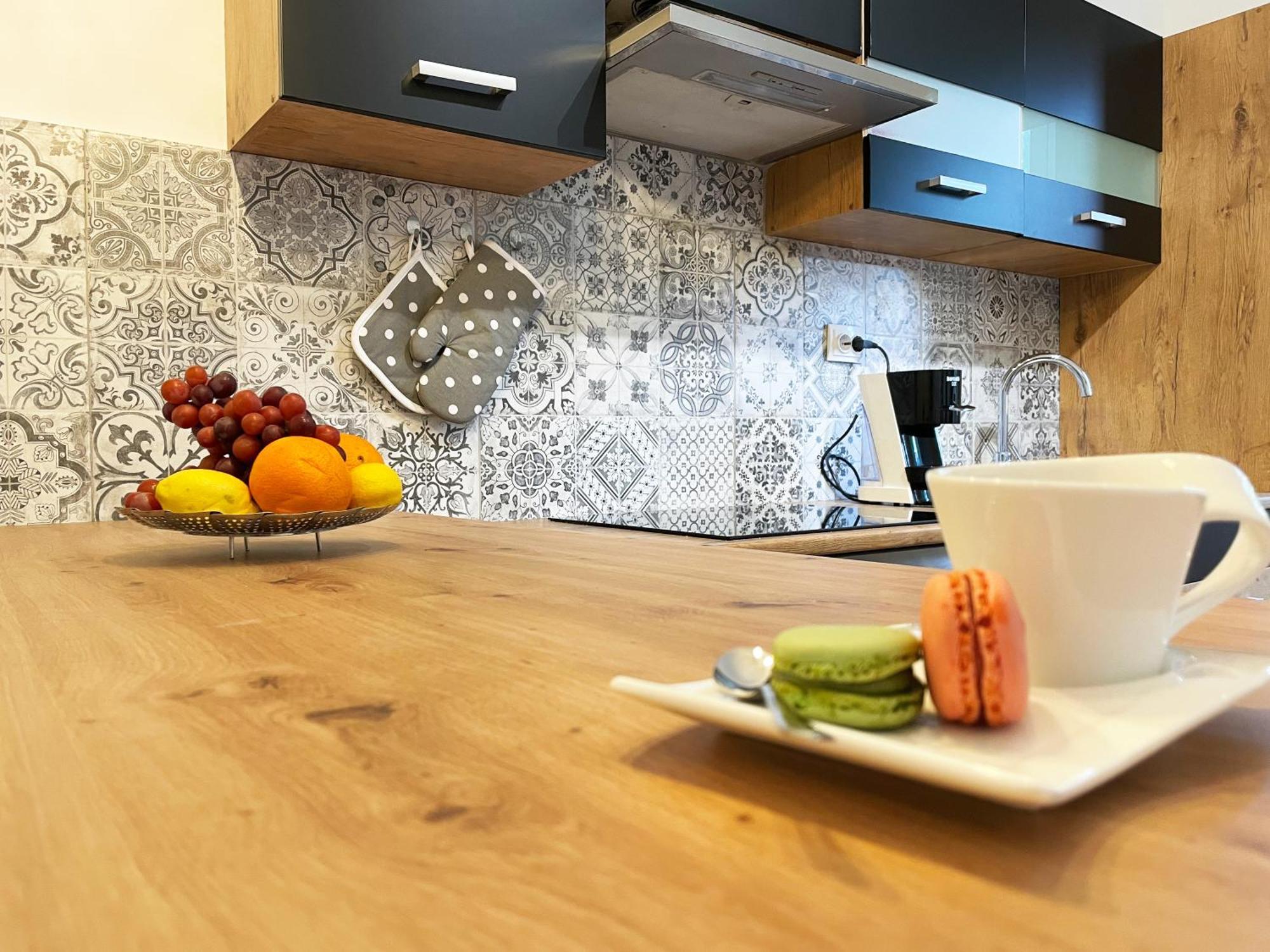 Cute Apartment In Rijeka Near Beach With Parking Екстериор снимка
